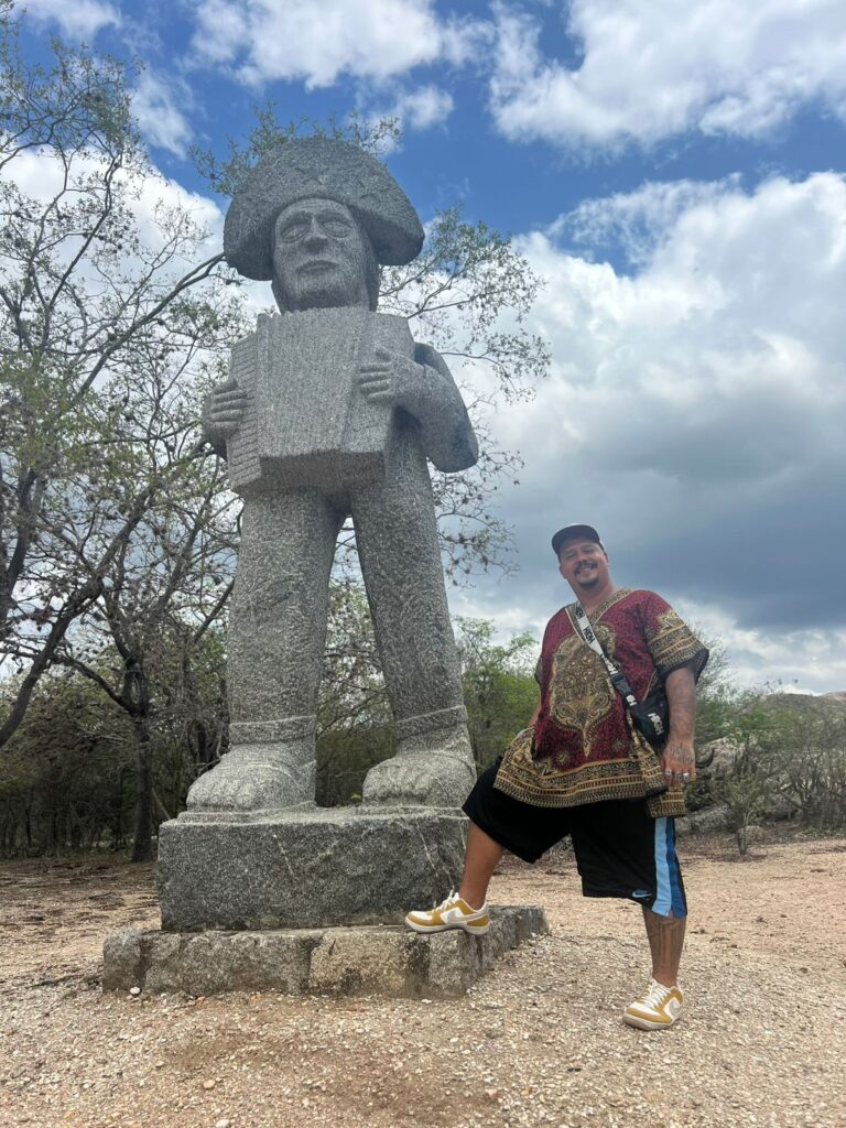 Parque das Esculturas Nilo Coelho: onde o sertão vibra pedra e poesia.