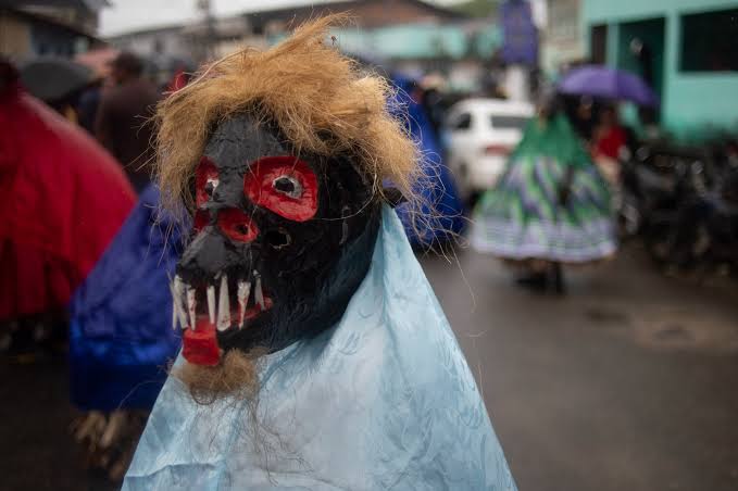Caretas de Acauã: tradição, máscara e identidade no sertão
