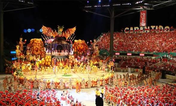 Festival de Parintins: quando a Amazônia se transforma em espetáculo de cultura e identidade