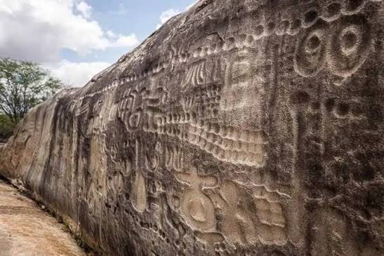 Pedra do Ingá: o enigma milenar gravado na rocha do sertão paraibano